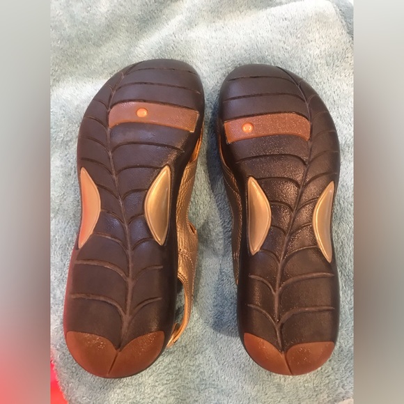 Clarks Adjustable Sandals - Picture 6 of 6